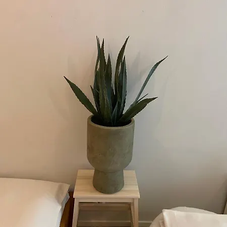 Immaculate 1-bed In *