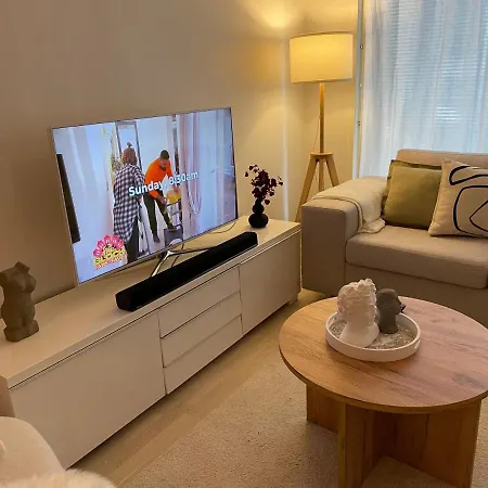 Immaculate 1-bed In Lejlighed *