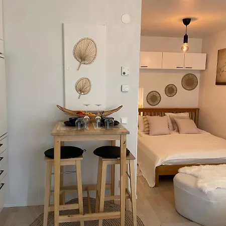 Immaculate 1-bed In Lejlighed